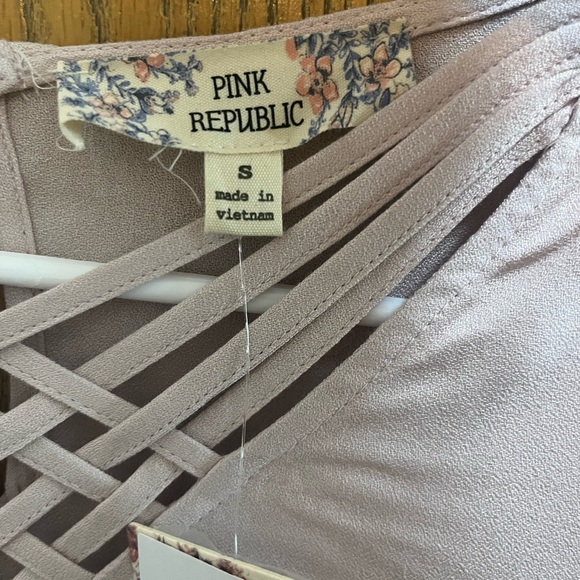 Pink Moonstone Criss Cross Lace Up Top - Picture 5 of 6